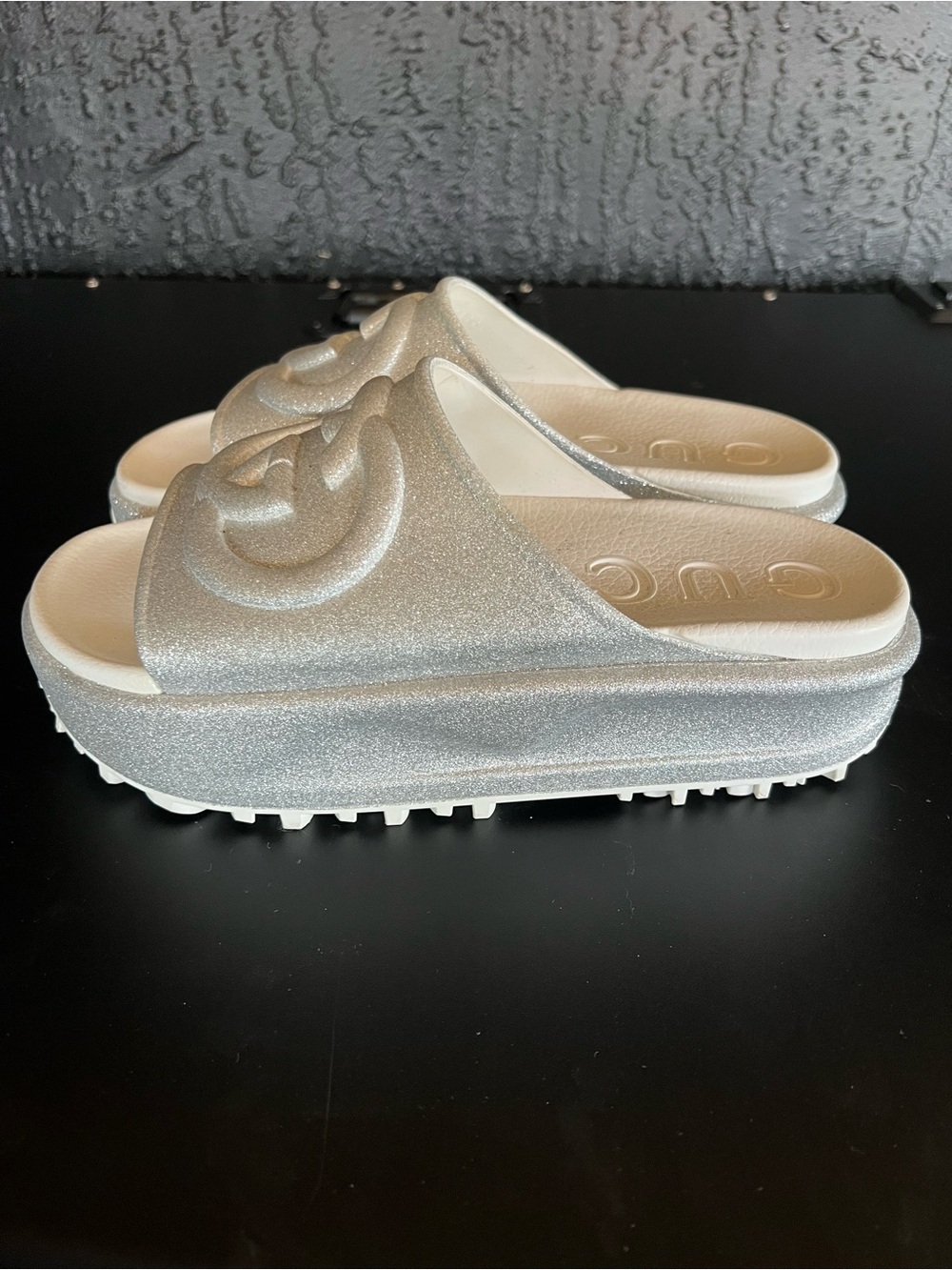 Gucci Women’s SZ 10 Interlocking G Logo Glitter Slides